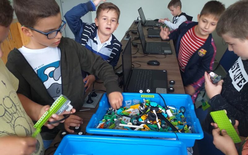 Legórobot programozó szakkör